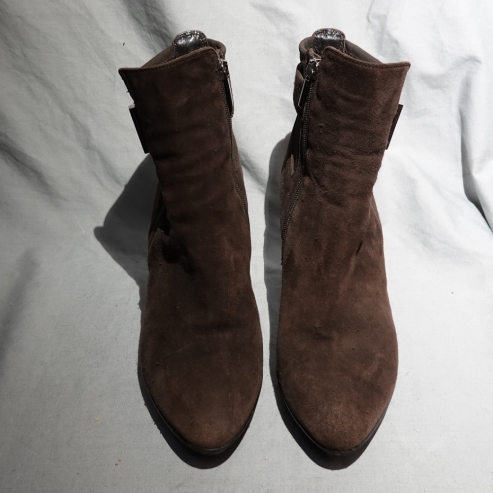 AQUATALIA Dark Brown Suede Block-Heeled Ankle Boots, size 10 - Picture 2 of 8